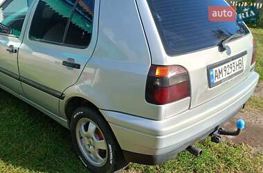 Хэтчбек Volkswagen Golf 1996 в Житомире