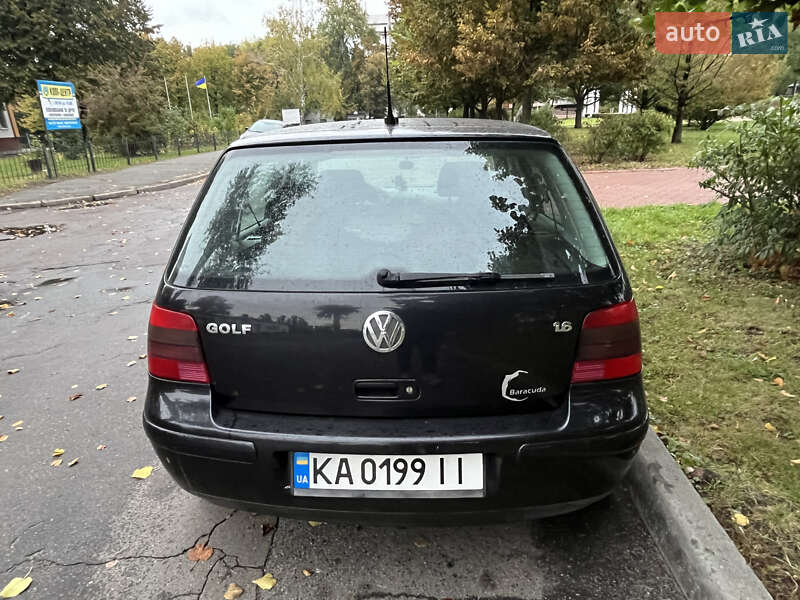 Хетчбек Volkswagen Golf 2003 в Києві