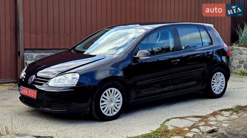 Хэтчбек Volkswagen Golf 2005 в Полтаве