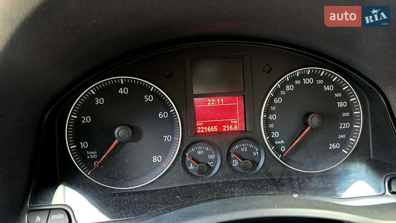 Хэтчбек Volkswagen Golf 2005 в Полтаве