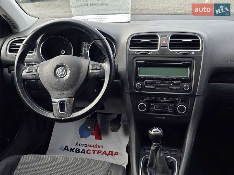 Універсал Volkswagen Golf 2010 в Тернополі