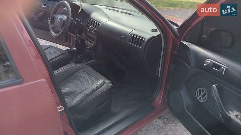 Хэтчбек Volkswagen Golf 1998 в Прилуках