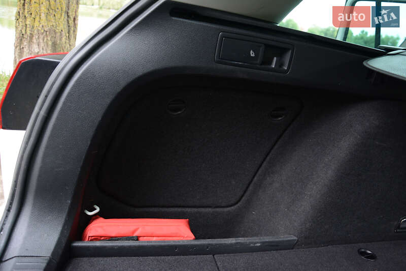 Універсал Volkswagen Golf 2015 в Славуті