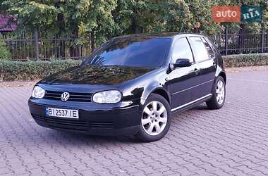 Хэтчбек Volkswagen Golf 2003 в Миргороде