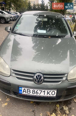 Хэтчбек Volkswagen Golf 2004 в Виннице