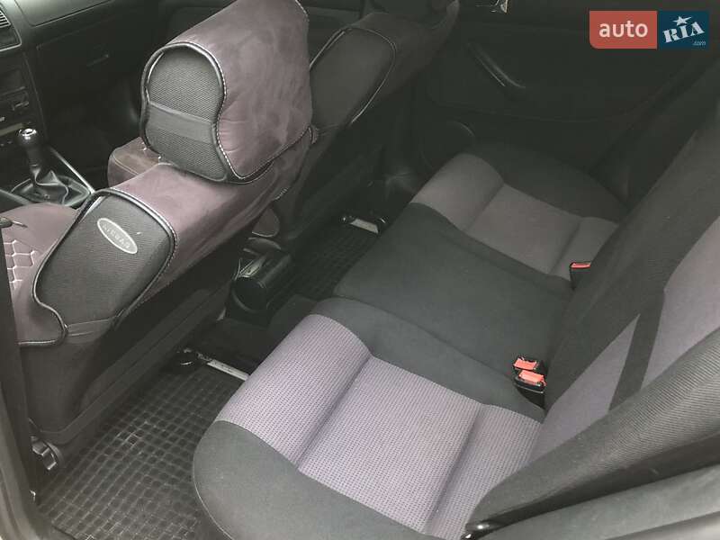 Хэтчбек Volkswagen Golf 2000 в Теплодаре