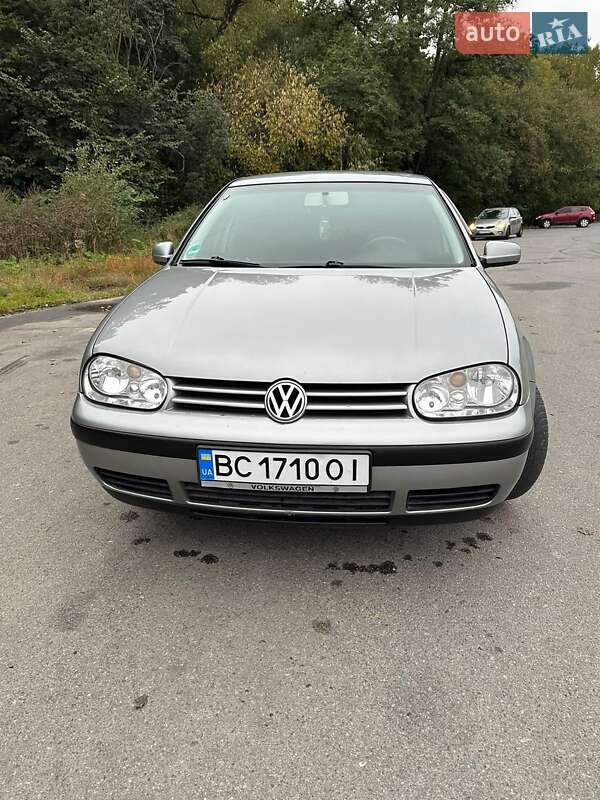 Volkswagen Golf 2002