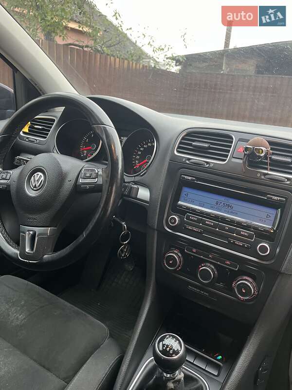 Хетчбек Volkswagen Golf 2009 в Береговому