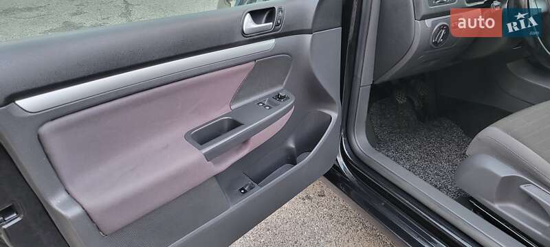 Хетчбек Volkswagen Golf 2007 в Лубнах