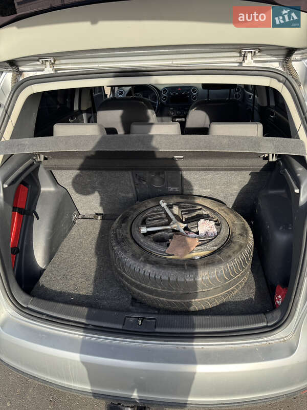 Хетчбек Volkswagen Golf 2007 в Кропивницькому