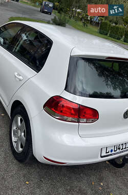 Хэтчбек Volkswagen Golf 2009 в 