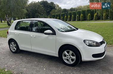Хэтчбек Volkswagen Golf 2009 в 
