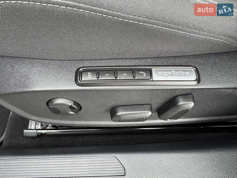 Універсал Volkswagen Golf 2021 в Радивиліві