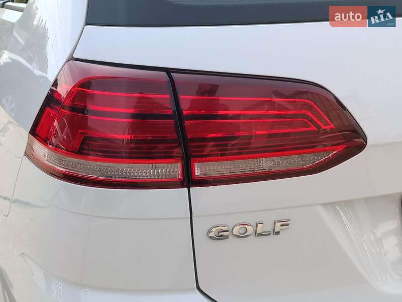 Універсал Volkswagen Golf 2019 в Харкові