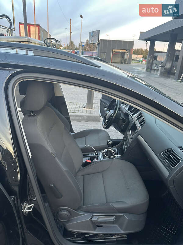 Универсал Volkswagen Golf 2015 в Львове