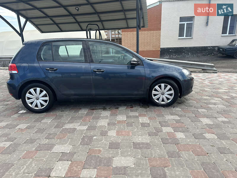 Хэтчбек Volkswagen Golf 2009 в Великой Багачке