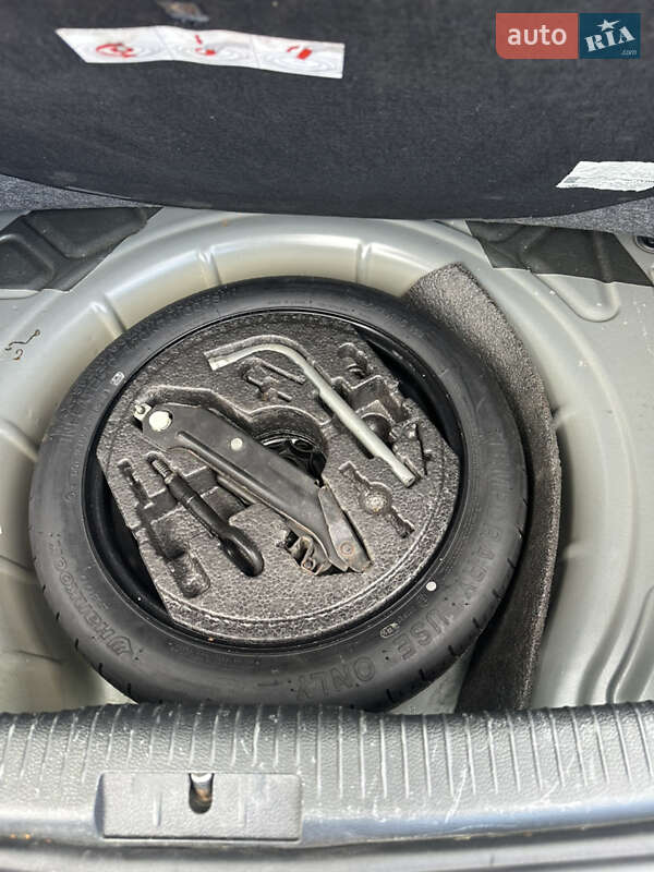 Хэтчбек Volkswagen Golf 2009 в Великой Багачке