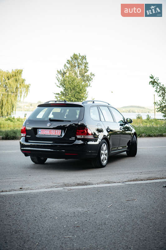 Універсал Volkswagen Golf 2011 в Бурштині