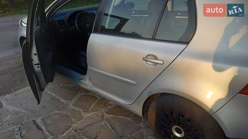 Хетчбек Volkswagen Golf 2007 в Мукачевому