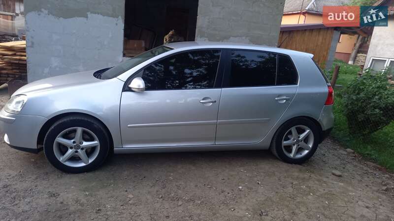 Хетчбек Volkswagen Golf 2007 в Мукачевому