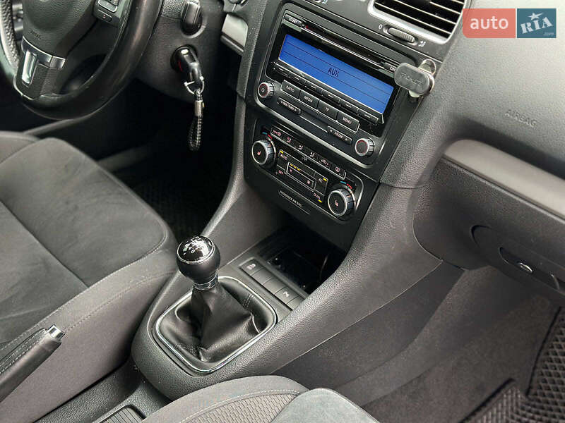 Універсал Volkswagen Golf 2010 в Вінниці