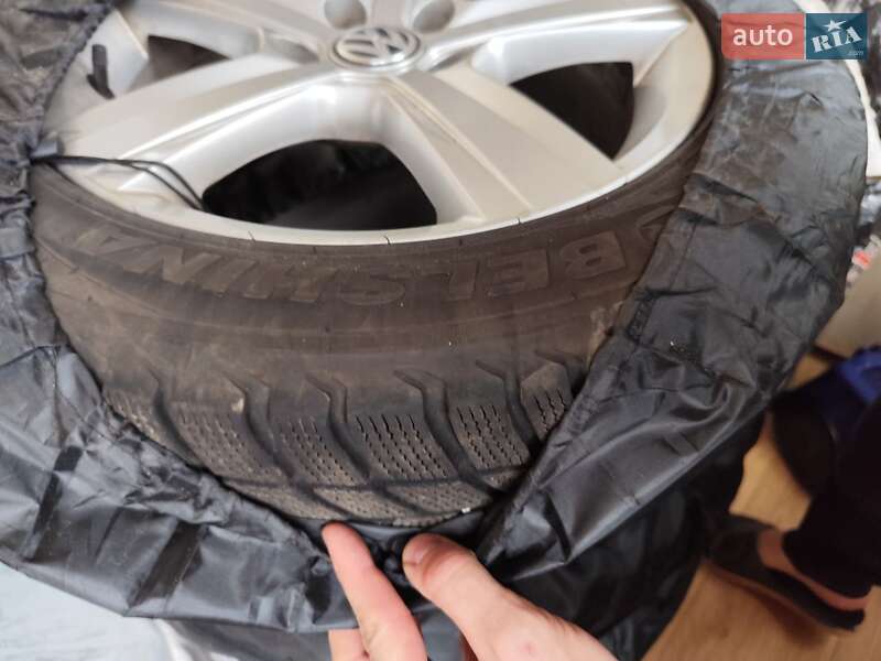 Хэтчбек Volkswagen Golf 2013 в Киеве