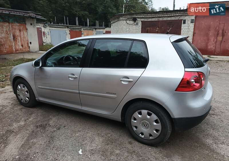 Хетчбек Volkswagen Golf 2007 в Чернігові