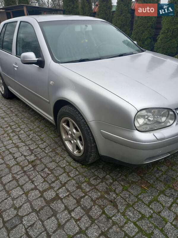 Хетчбек Volkswagen Golf 2001 в Вінниці