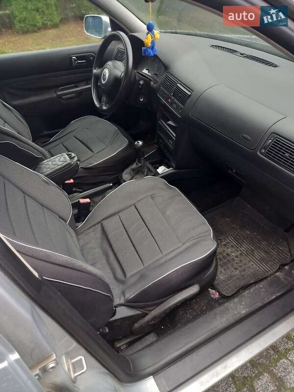 Хетчбек Volkswagen Golf 2001 в Вінниці