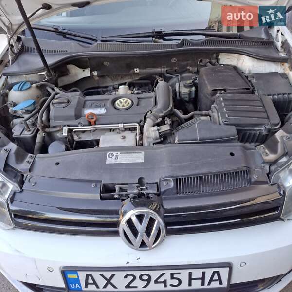 Хэтчбек Volkswagen Golf 2009 в Львове