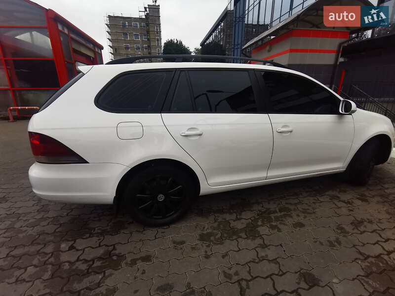 Універсал Volkswagen Golf 2012 в Львові