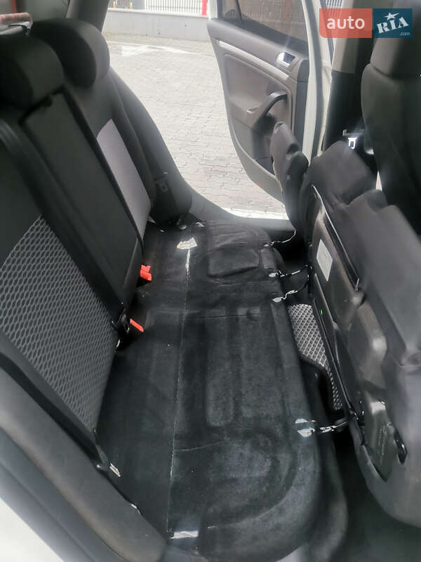 Універсал Volkswagen Golf 2012 в Львові