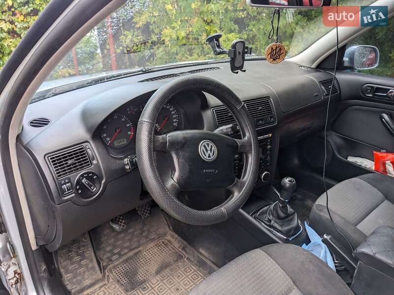 Універсал Volkswagen Golf 2003 в Глухові