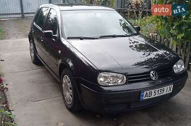 Хэтчбек Volkswagen Golf 2002 в Ладыжине