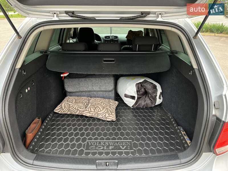 Універсал Volkswagen Golf 2010 в Кривому Розі