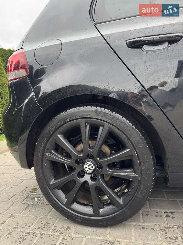 Хэтчбек Volkswagen Golf 2010 в Турийске