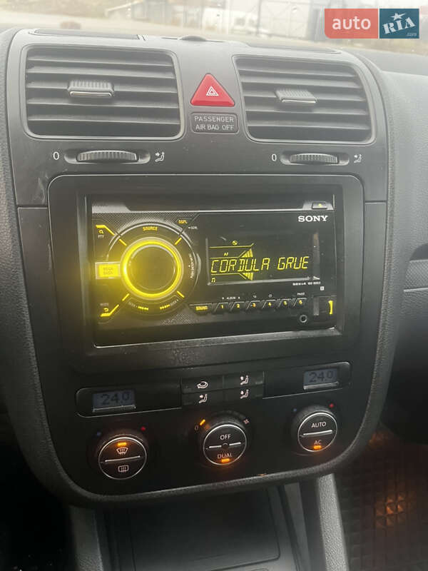 Хэтчбек Volkswagen Golf 2008 в Тернополе