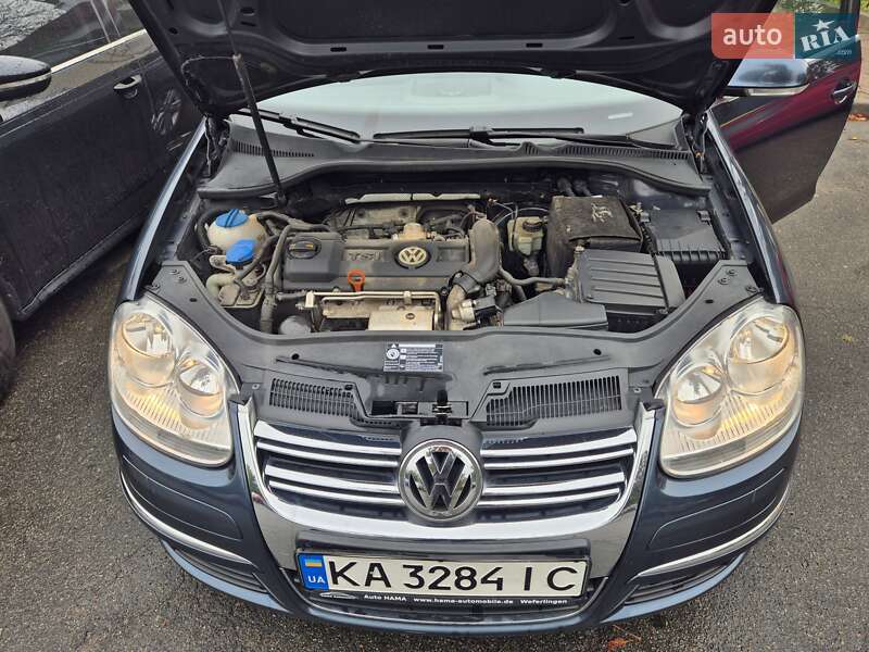 Універсал Volkswagen Golf 2008 в Києві