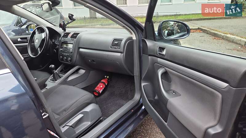 Універсал Volkswagen Golf 2008 в Києві