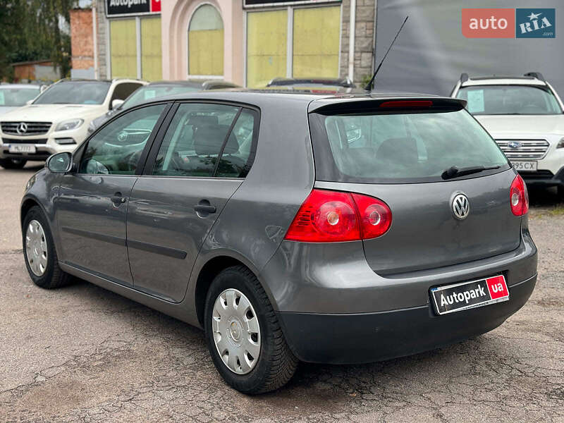 Хетчбек Volkswagen Golf 2005 в Вінниці