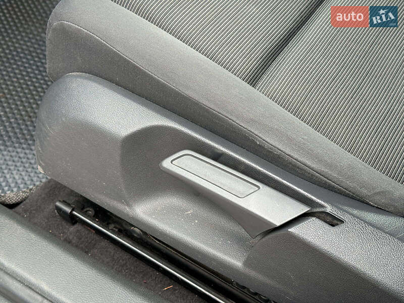 Хетчбек Volkswagen Golf 2005 в Вінниці