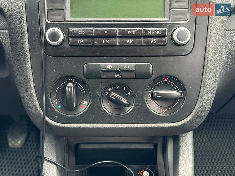 Хетчбек Volkswagen Golf 2005 в Вінниці