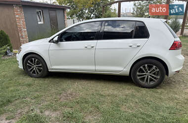 Хетчбек Volkswagen Golf 2016 в Дніпрі