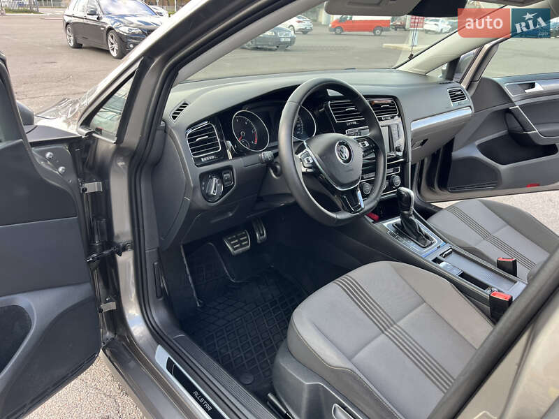 Універсал Volkswagen Golf 2016 в Полтаві