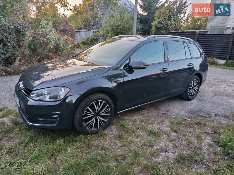 Універсал Volkswagen Golf 2016 в Києві
