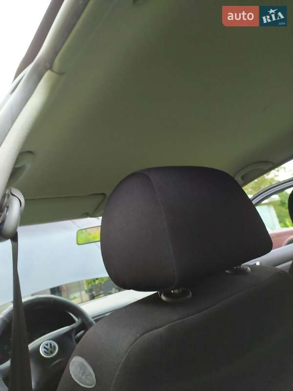 Хэтчбек Volkswagen Golf 2002 в Кременце