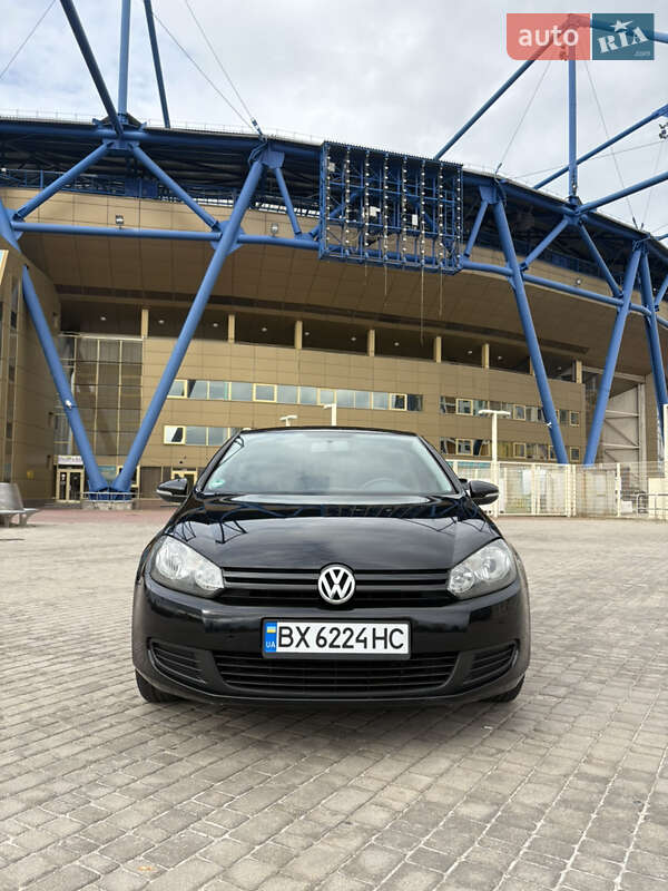 Хетчбек Volkswagen Golf 2010 в Харкові