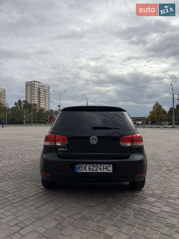 Хетчбек Volkswagen Golf 2010 в Харкові