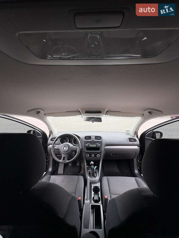 Хетчбек Volkswagen Golf 2010 в Харкові