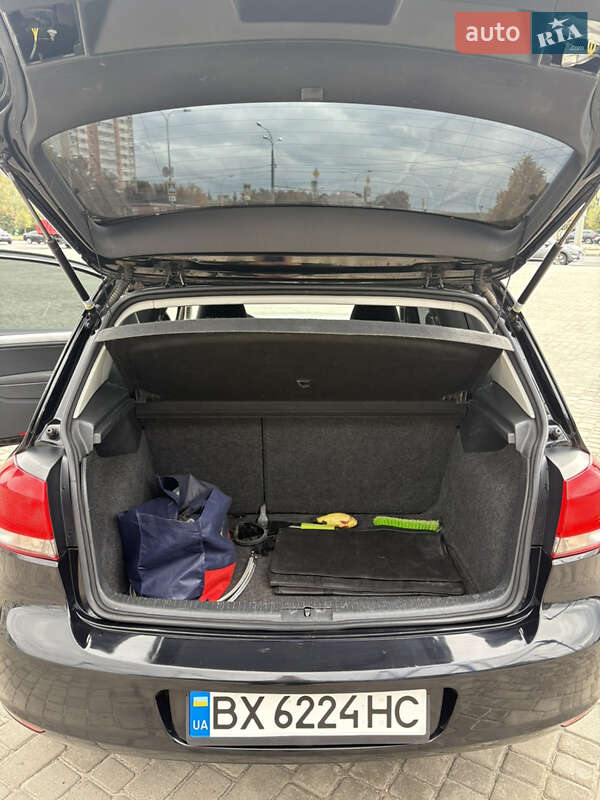 Хетчбек Volkswagen Golf 2010 в Харкові
